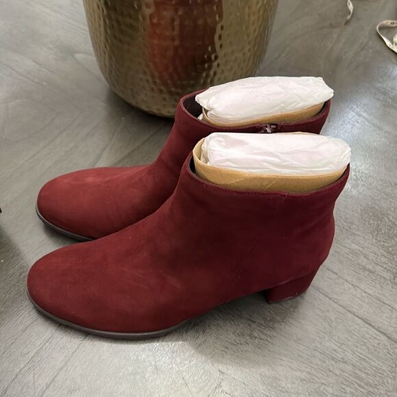 Naturalizer Bay Waterproof Bootie in Cabernet Sauvignon Suede (Wide) - Picture 12 of 13